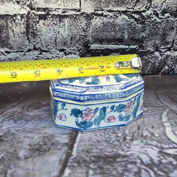 Vintage Oriental Style Lotus Trinket Box Jewelry Box - Picture 3 of 7